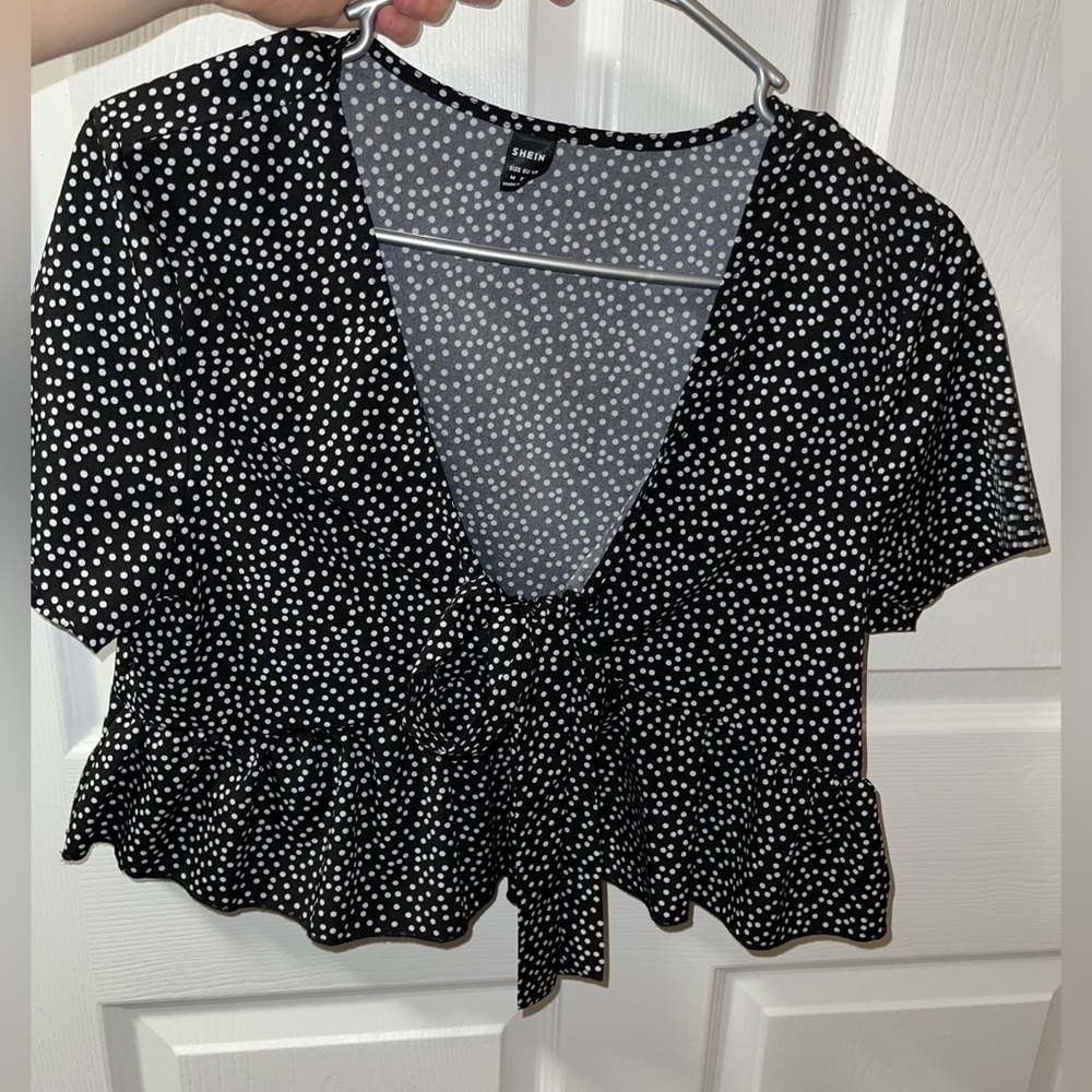 Dotted Tie-Knot Front Cropped Top Womens